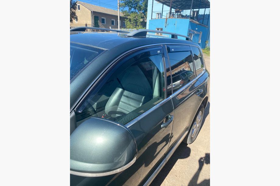 Volkswagen Touareg 2002–2010 Window Deflectors (4 pcs, Perflex Standart) Image