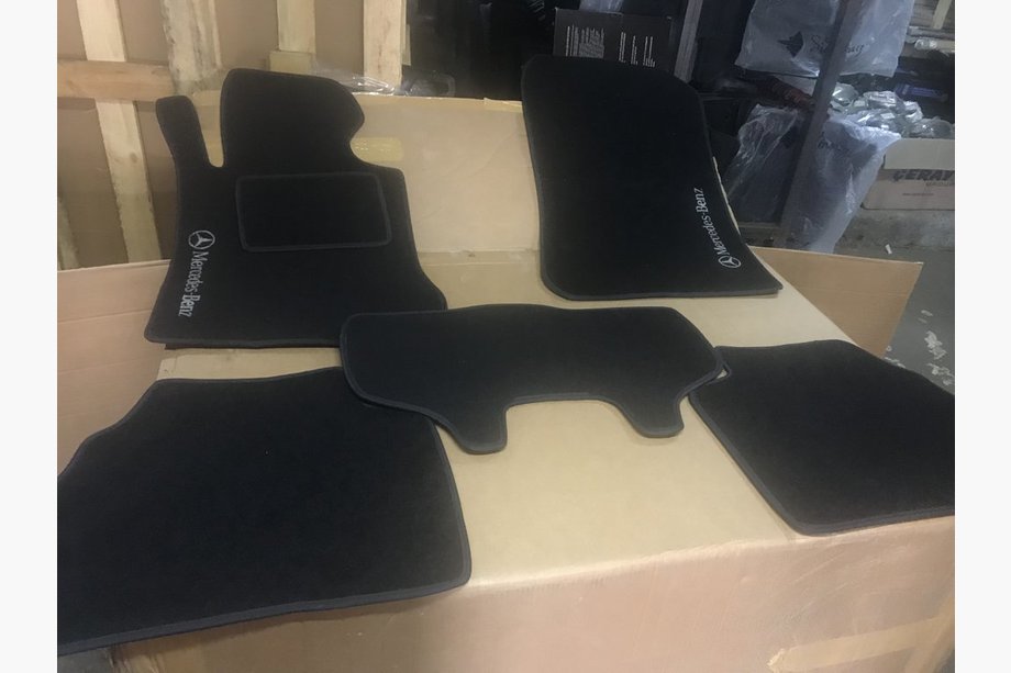 Mercedes E-class W210 1995-2002 Textile Floor Mats (Fortuna) Image