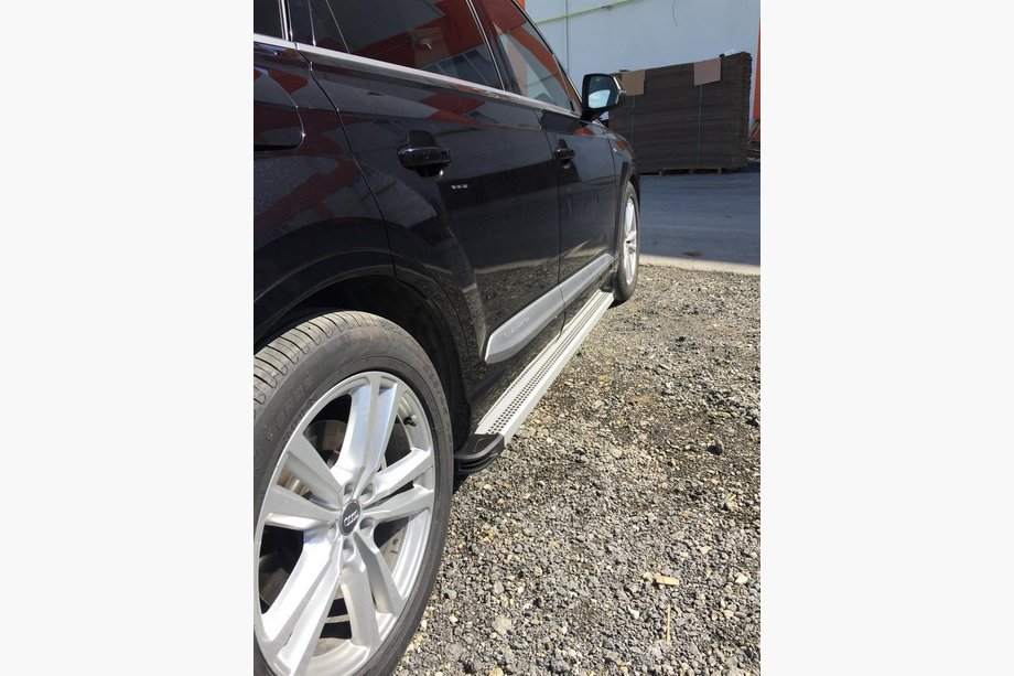 Audi Q7 2015–2026 Side Steps Maya V2 (2 pcs, Aluminum) Image