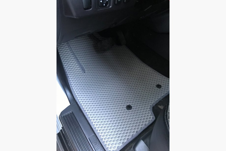 Mitsubishi Pajero Sport 2008-2015 EVA Floor Mats (Gray) Image