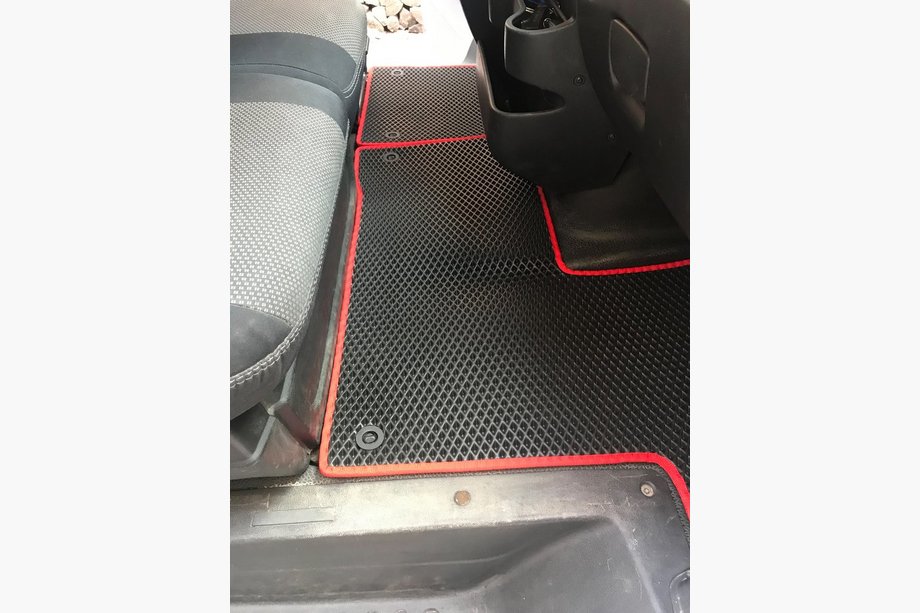 Renault Master 2011-2023 EVA Floor Mats (black) Image