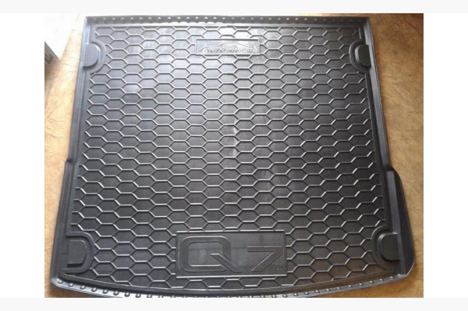Audi Q7 2015–2026 Trunk Mat Rubber (Autogumm) Image