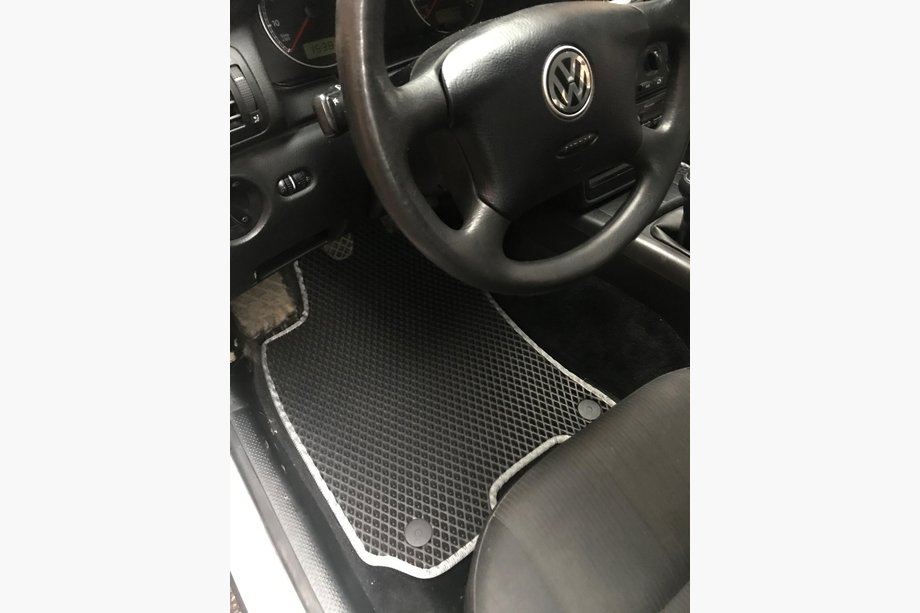 Volkswagen Passat B5 1997-2005 EVA Floor Mats (black) Image