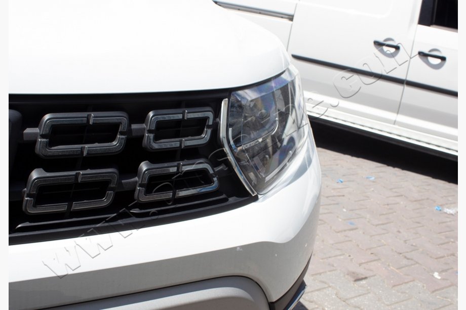 Renault Duster 2018-2024 Grille Covers (2 pcs, Stainless Steel) Image