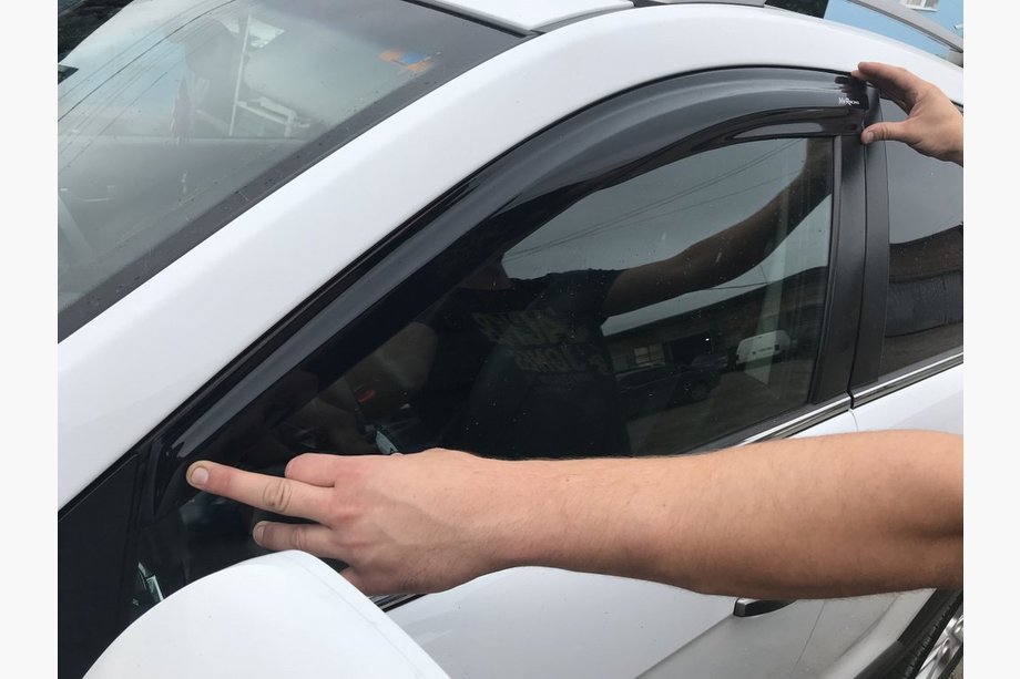 Opel Antara 2006-2017 Window Deflectors Black (4 pcs, MyRacing) Image