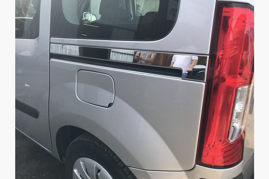 Renault Kangoo 2008–2020 Molding for sliding door (2 pcs, stainless steel) Photo 1
