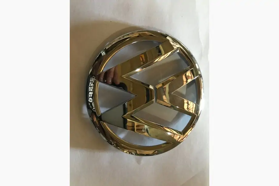 Volkswagen Passat B8 2015-2023 Front emblem (upper part, Original) Image