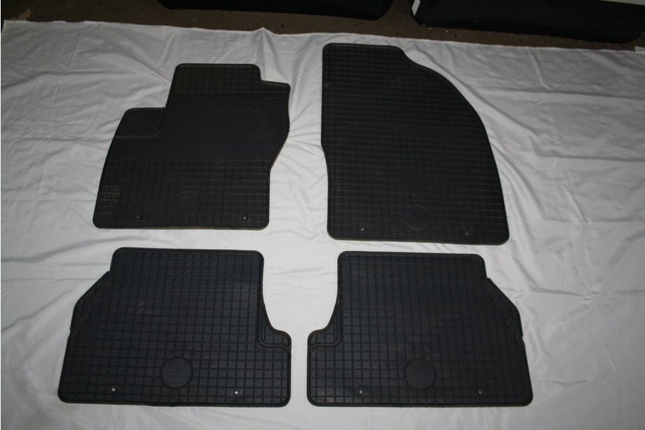 Ford Focus II 2008-2011 Rubber Floor Mats (4 pcs, Doma) Image