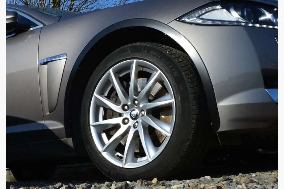 Jaguar XF 2009-2016 Stainless Steel Fender Trim (4 pcs) Image