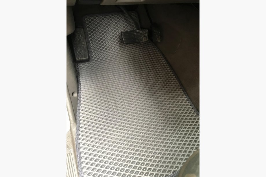 Nissan Patrol Y61 1997-2011 EVA Floor Mats (Gray) 2 Pieces (Front) Image