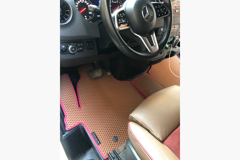 Mercedes Sprinter W907/W910 2018- EVA Floor Mats (brick red) Image