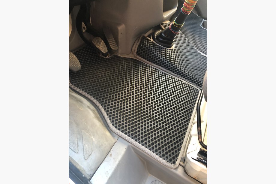 Mercedes Sprinter W901/902/903/904/905 1995–2006 EVA Floor Mats (TDI, Black) Image