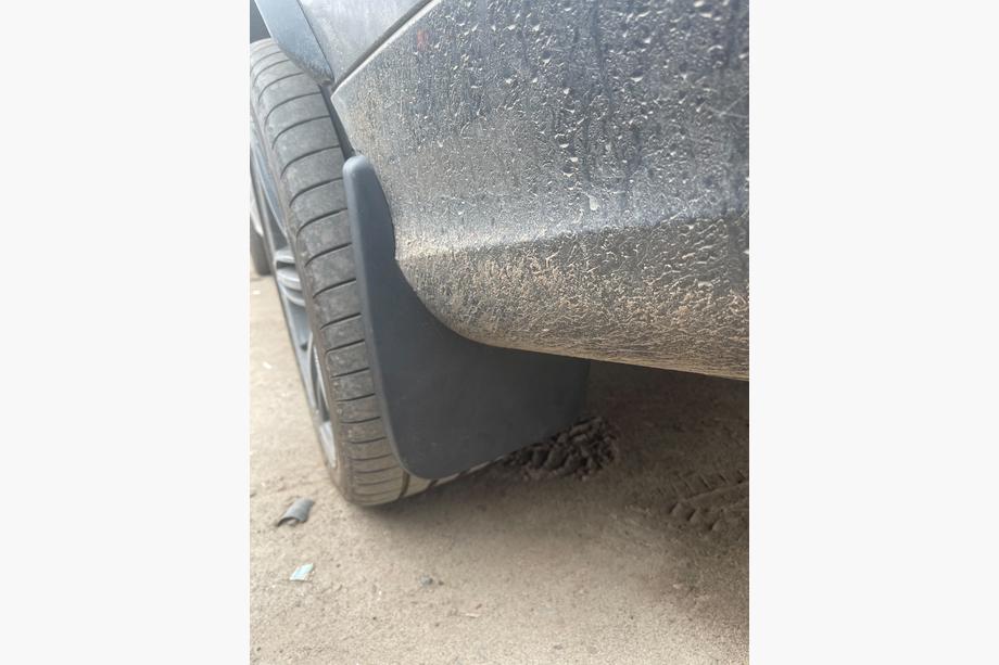 Audi Q7 2005-2015 Premium Rear Mud Flaps (2 pcs) Image