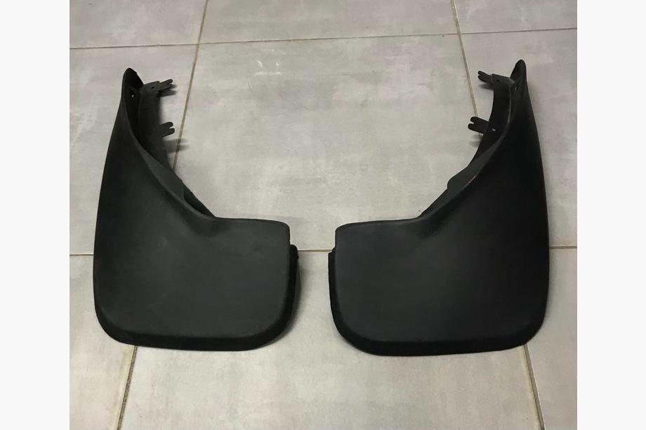 Range Rover III L322 2002-2012 Front custom fit mud flaps without side skirt (2 pcs) Image