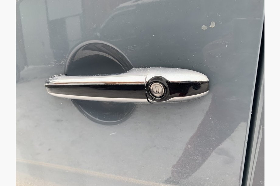 Mercedes Sprinter W906 2006–2018 Chrome Door Handle Covers with Strip (4 pcs, Plastic) Image