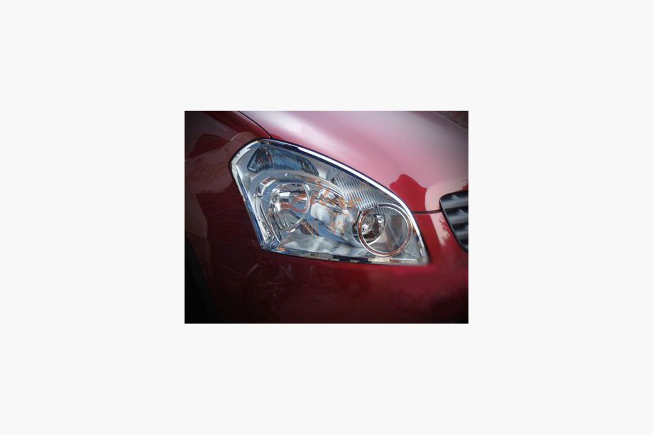 Nissan Qashqai 2007-2010 Headlight Covers (2 pcs, plastic) Image