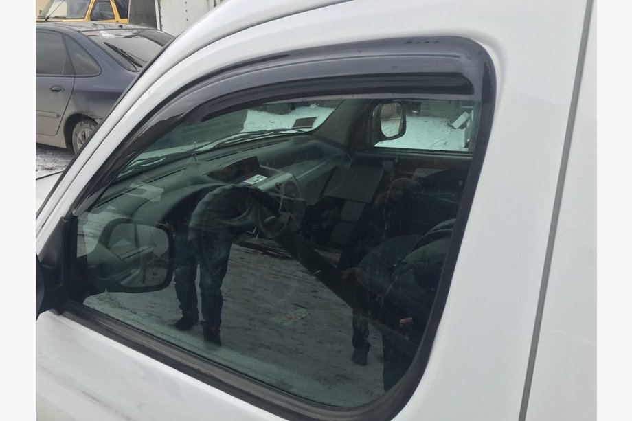 Citroen Nemo 2007-2017 Window Deflectors (Aomis) Image