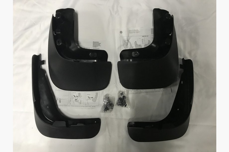 Volkswagen Golf 6 2008-2014 Original Mud Flaps (4 pcs) Image