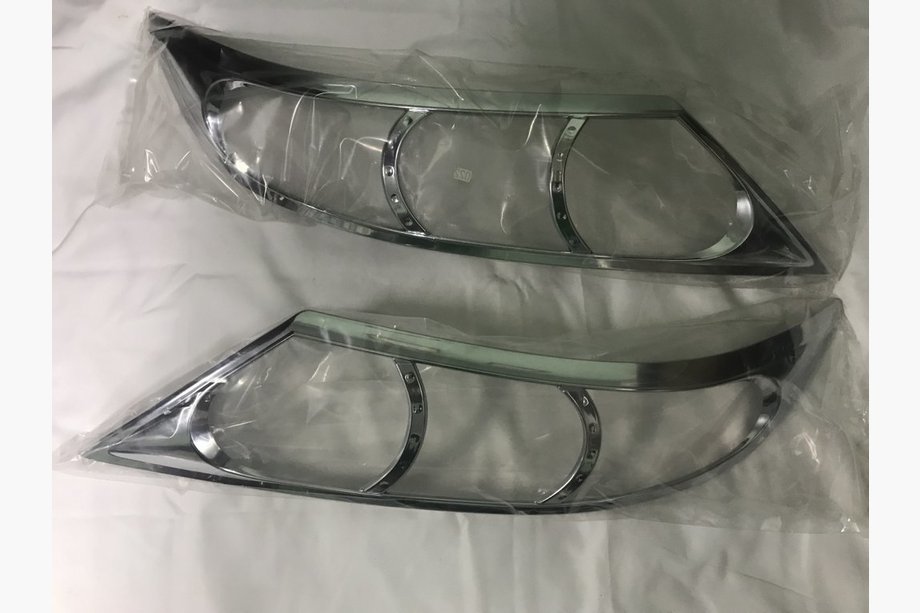 Kia Sorento II XM 2009-2014 Headlight Covers 2010-2013 (2 pcs, plastic) Image