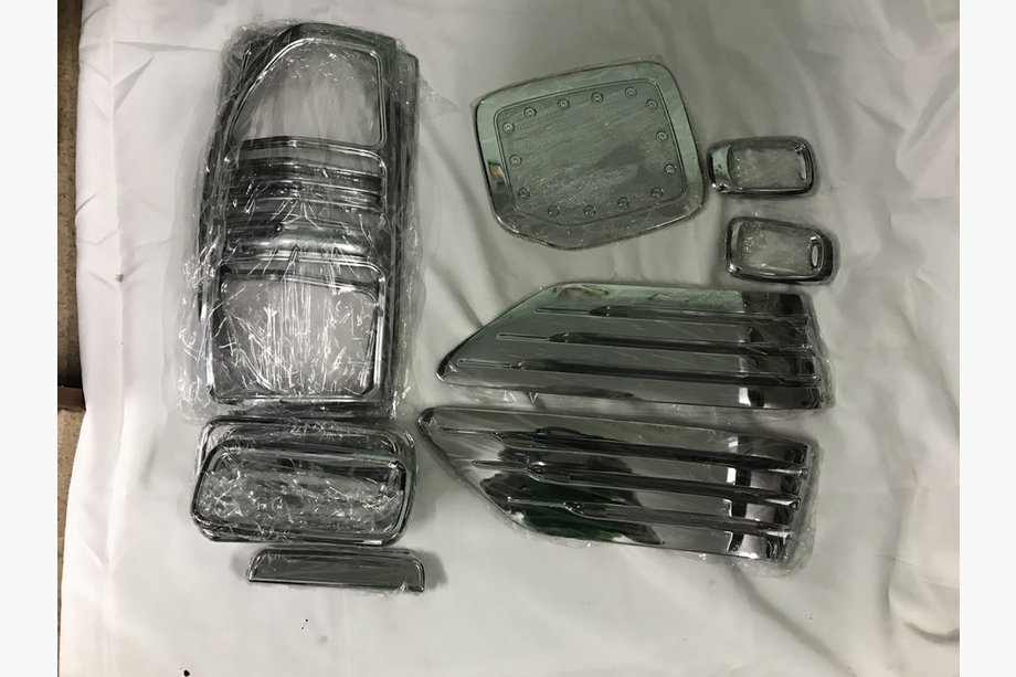 Toyota Land Cruiser 90 Prado 1996-2002 Chrome Package (Set) Image