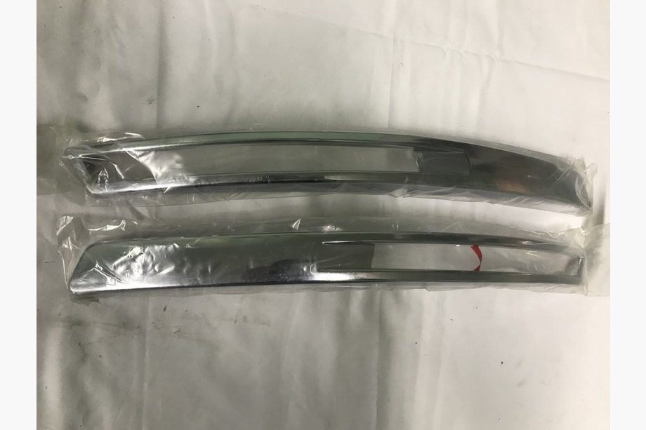 Volkswagen Passat B6 2006-2012 Front bumper trim strips (2 pcs, ABS) Image