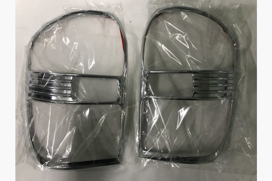 Toyota Rav 4 2001-2005 Tail Light Covers 2001-2003 (2 pcs, plastic) Image