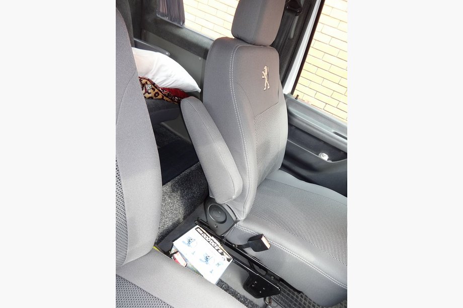 Peugeot Expert 1995-2007 Car Seat Covers (Fabric, Classik) Image