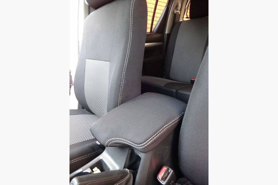 Toyota Hilux 2015- Car Seat Covers (Fabric, Classik) Image