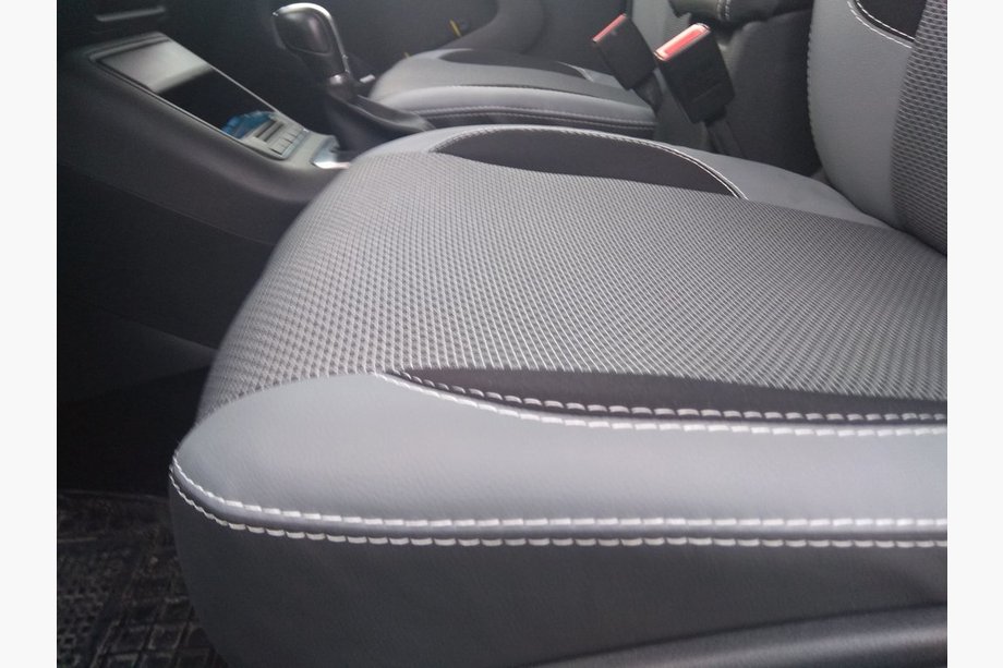 Nissan Tiida 2004-2011 Car Seat Covers (Leatherette↗Fabric, Premium) Photo 5
