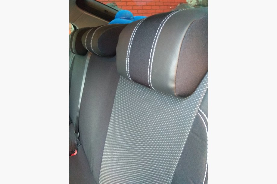 Nissan Tiida 2004-2011 Car Seat Covers (Leatherette↗Fabric, Premium) Photo 2