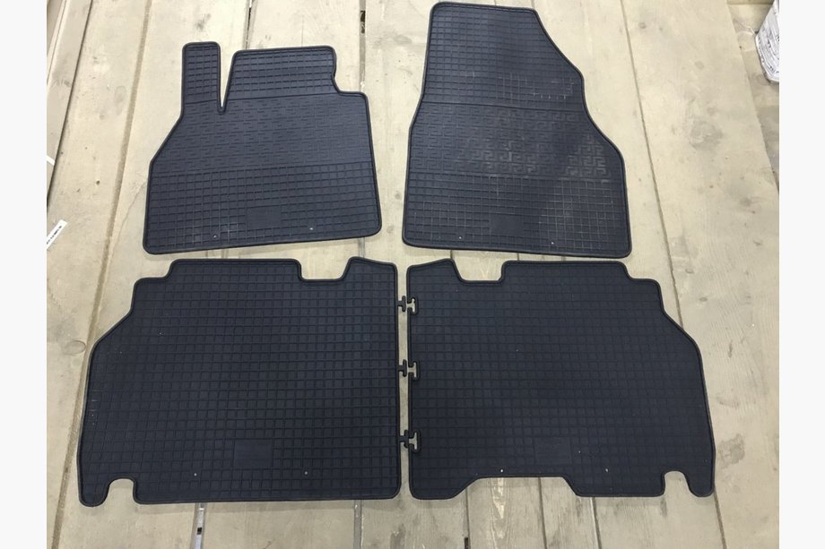 Mazda 3 2009-2013 Rubber Floor Mats (4 pcs, Polytep) Image