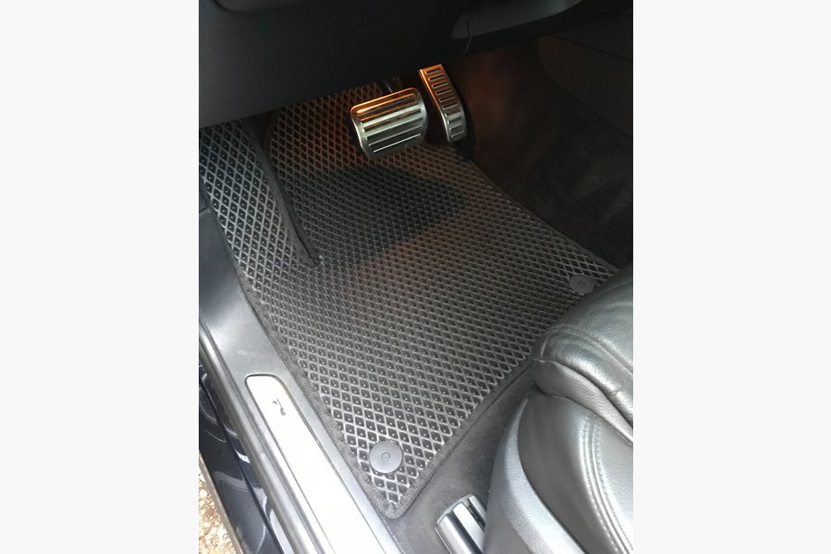 Volkswagen Touareg 2010-2018 EVA Floor Mats (black) Image