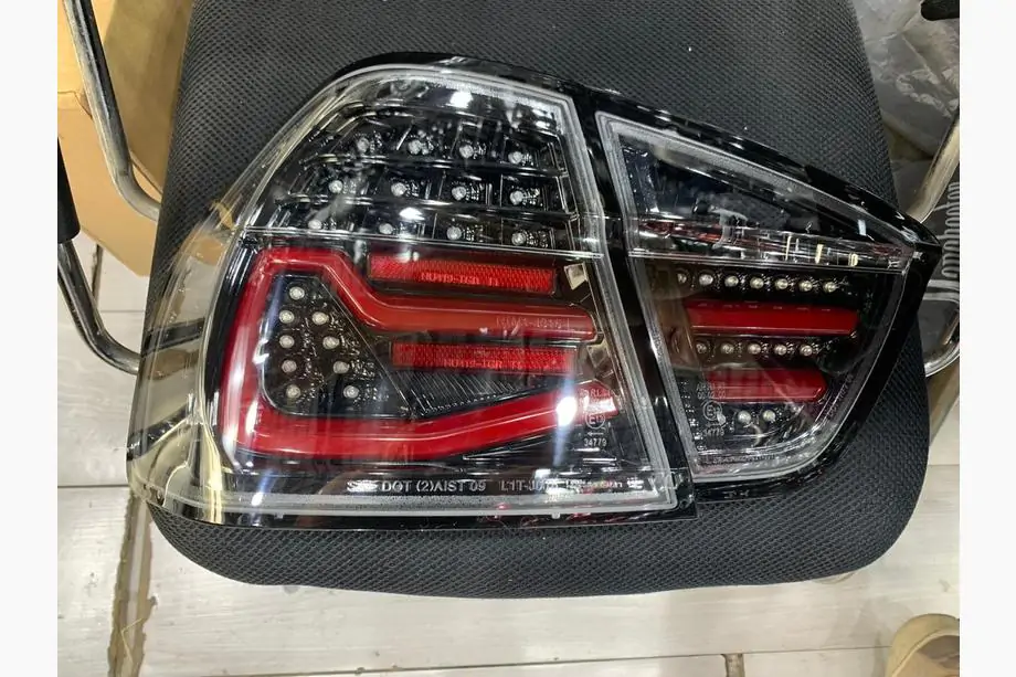 BMW 3 Series E90/E91 2005-2011 Tail Lights (2 pcs) Image