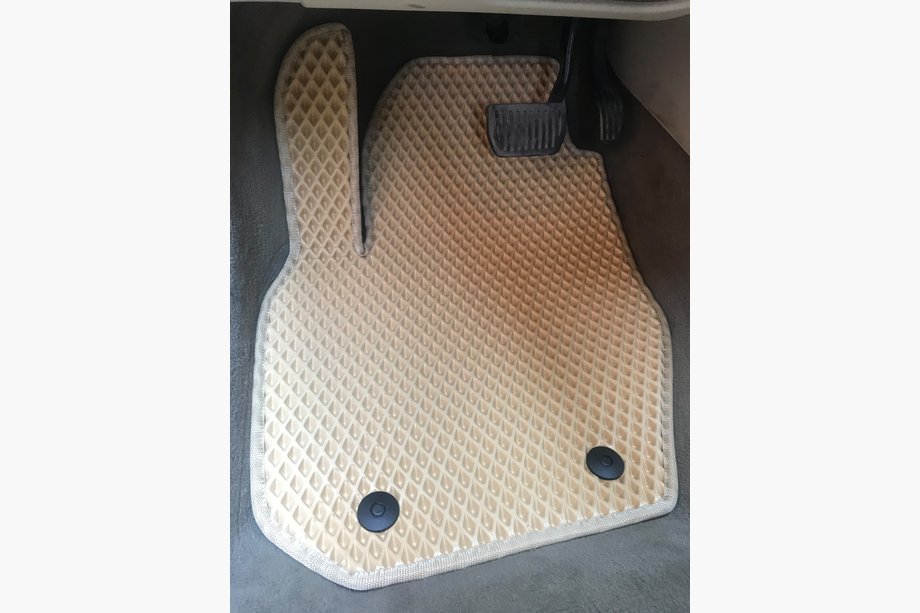 Volvo XC60 2009-2017 EVA Floor Mats (Beige) Image