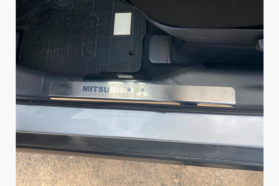 Mitsubishi Outlander 2012-2021 Stainless Steel Door Sill Protectors Nataniko (2 pcs) Image