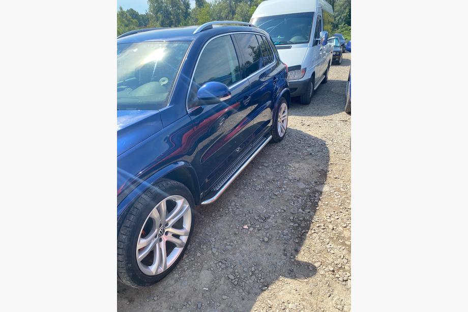 Volkswagen Tiguan 2007-2016 Side Steps Maydos V2 (2 pcs, stainless steel) Image