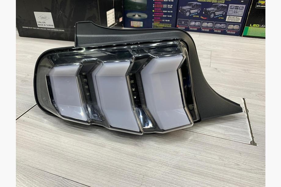 Ford Mustang 2015-2023 Tail Lights Set (2 pcs, 2010-2015) Image