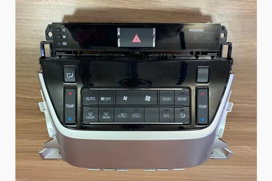 Toyota Land Cruiser 200 2007-2021 Clima Control Unit 2015+ Image