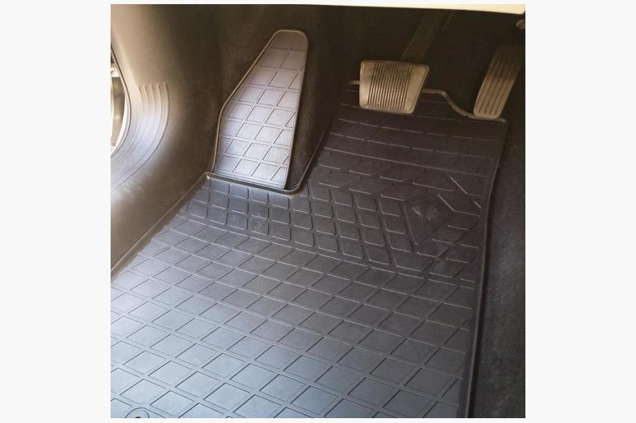 Chrysler 200 II 2014-2017 Rubber Floor Mats (4 pcs, Stingray Premium) Image