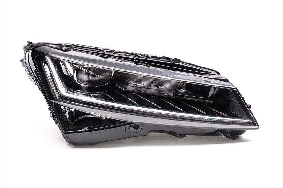 Skoda Superb 2015-2024 Front Headlight Matrix (Right, Original, Used) Image