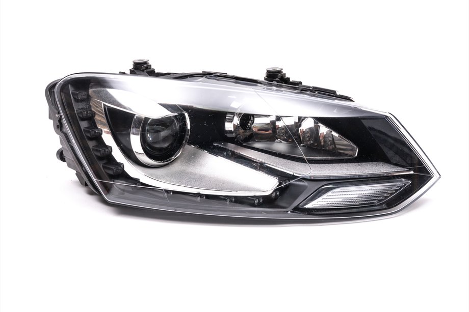 Volkswagen Polo 2010-2017 Front Headlight LED (2014-2017, Right, Original, Used) Image