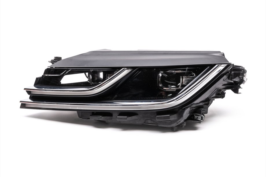 Volkswagen Arteon 2017-2025 LED Headlight (Left, Original, Used) Image