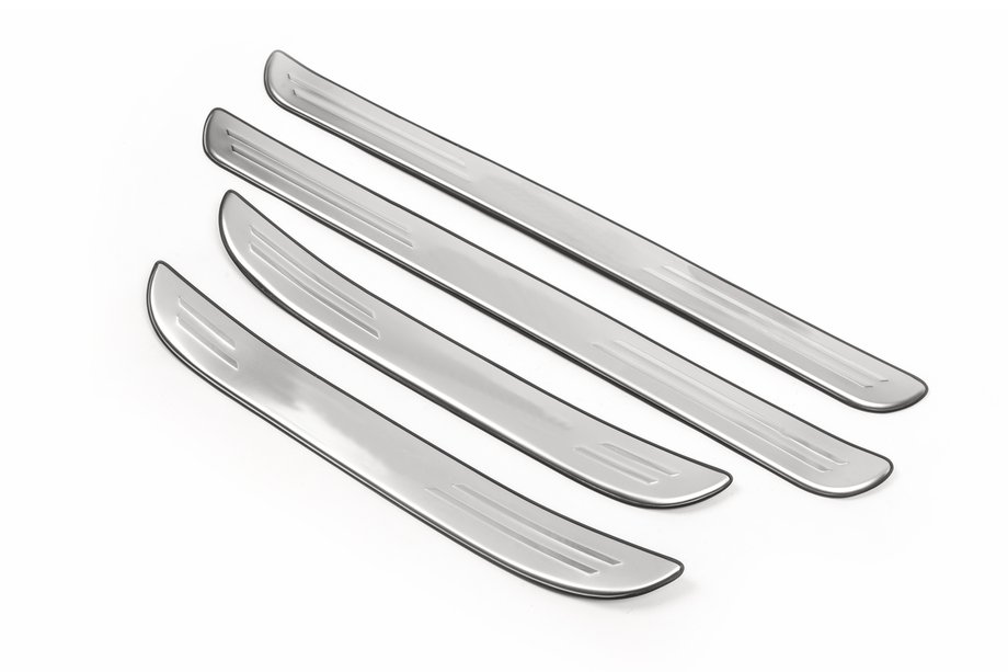 Toyota Camry 2001-2006 Door sill protectors (Libao, 4 pcs) Photo 1