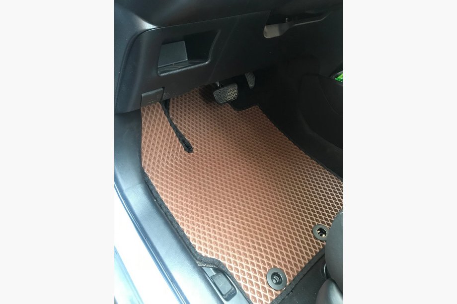 Toyota Yaris 2010-2020 EVA Floor Mats DVS (brick) Image