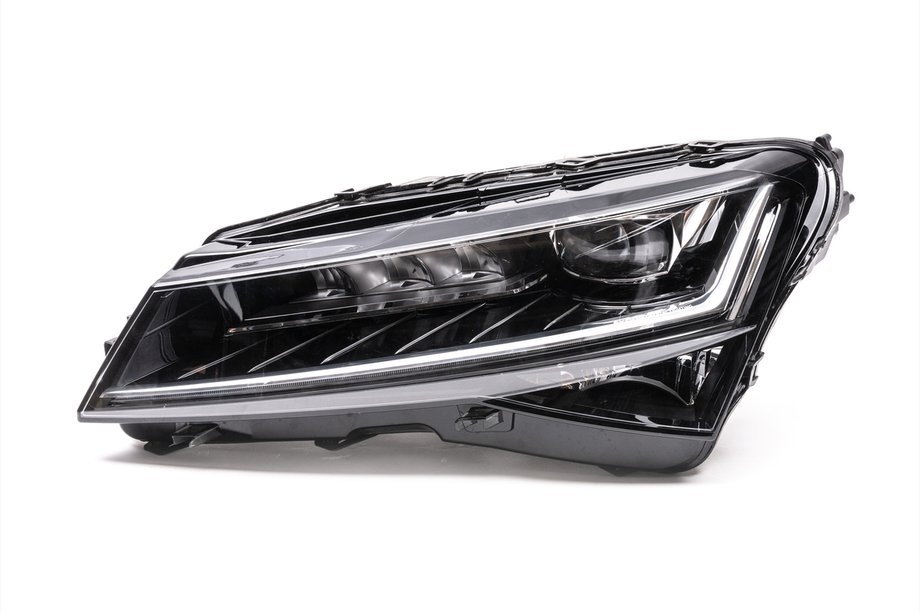 Skoda Superb 2015-2024 Front Headlight Matrix (Left, Original, Used) Photo 1