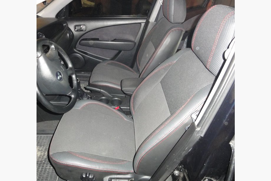 Mitsubishi Outlander 2001-2006 Car Seat Covers SoyuzAuto Premium Image
