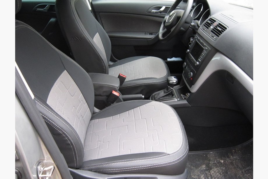 Skoda Yeti 2009-2017 Car Seat Covers SoyuzAuto Premium Image