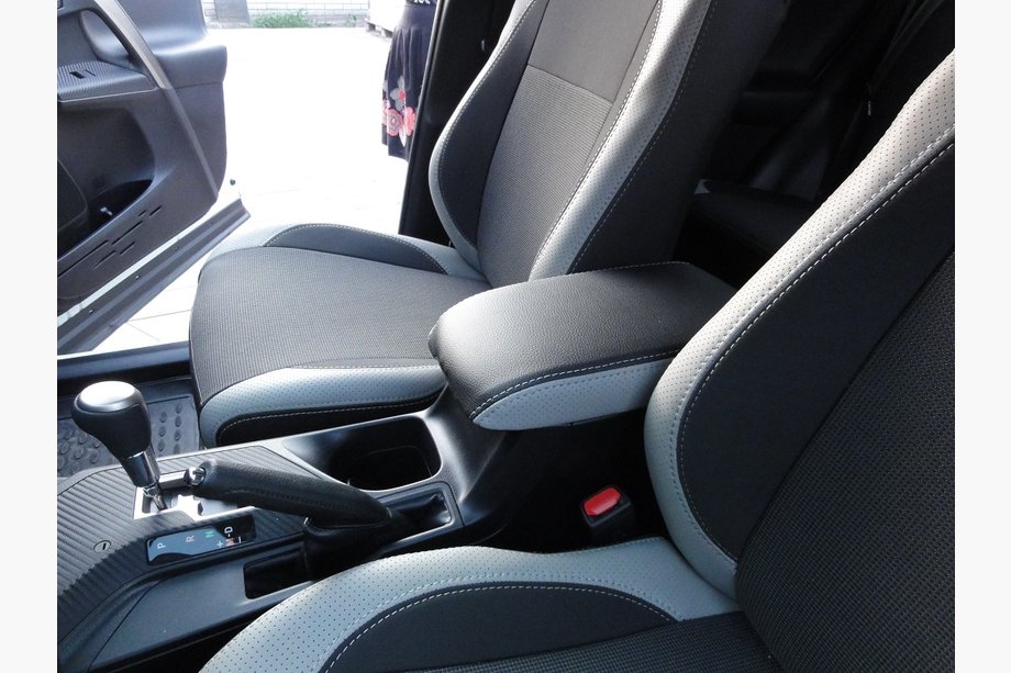 Toyota Rav 4 2013-2018 Car Seat Covers (Leatherette↗Fabric, Premium) Photo 8