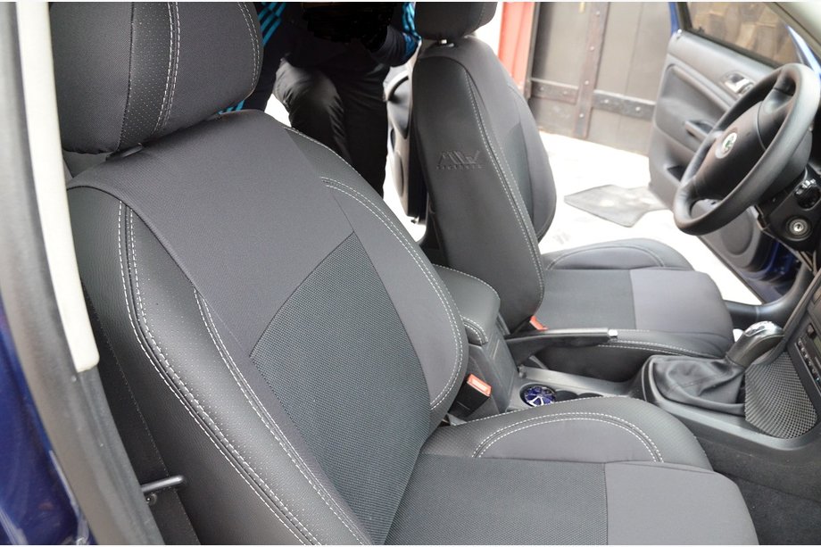 Skoda Superb 2001-2009 Car Seat Covers (Leatherette↗Fabric, Premium) Image