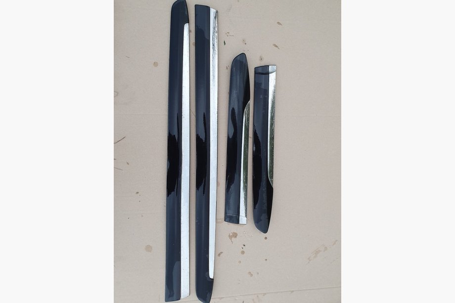 Lexus LX570/450d 2008-2022 Moldings Used (4 pcs, 2008-2012) Image